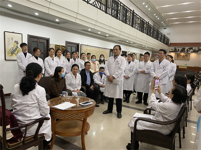 河南日報│一本“西醫學中醫”的跟師筆記 --傳承發展路上的中醫人之二
